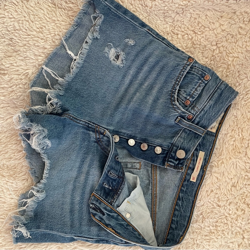 Levi Ribcage Shorts - Picture 2 of 4